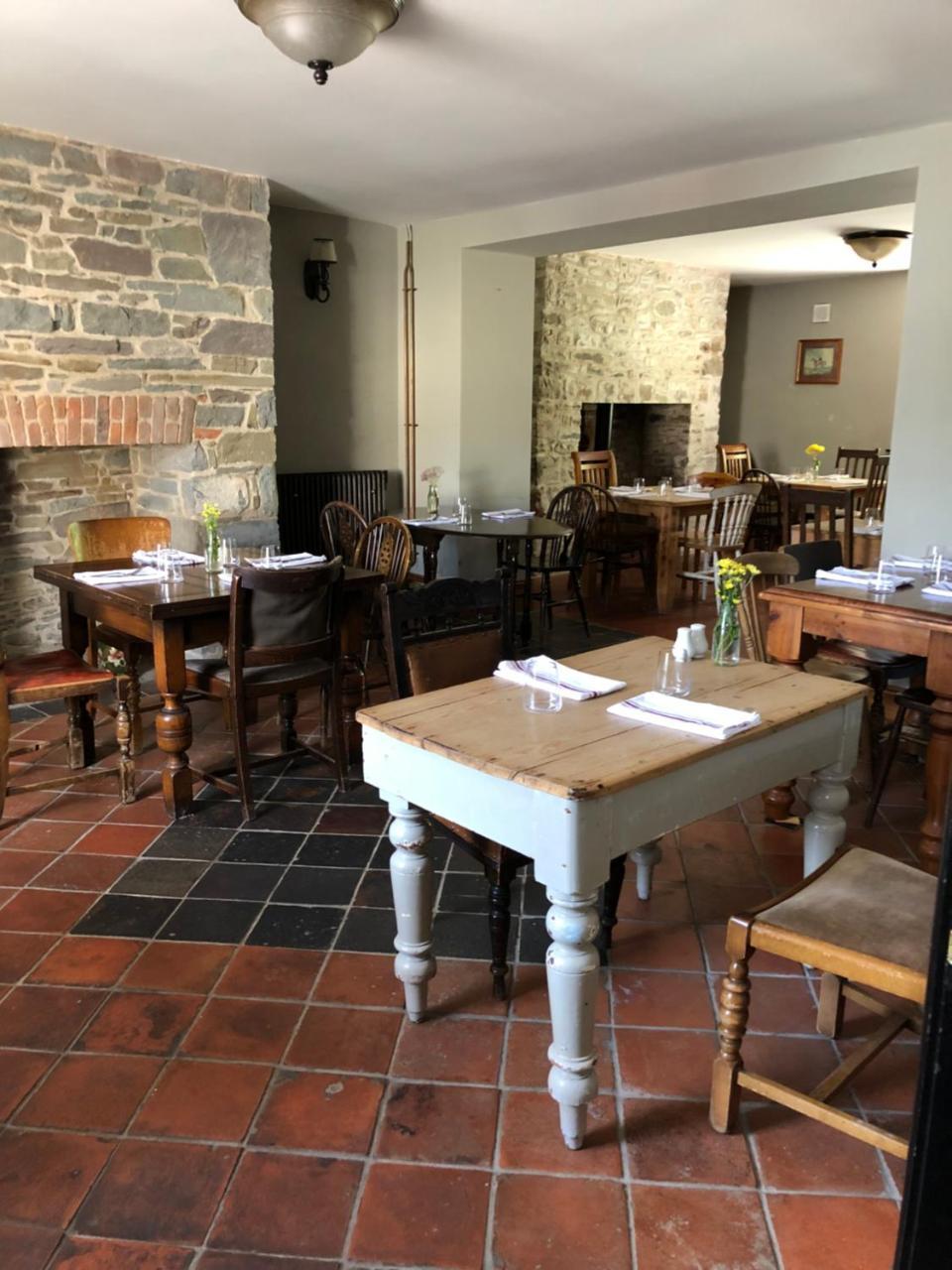 Inn At The Sticks Llanstephan  Extérieur photo